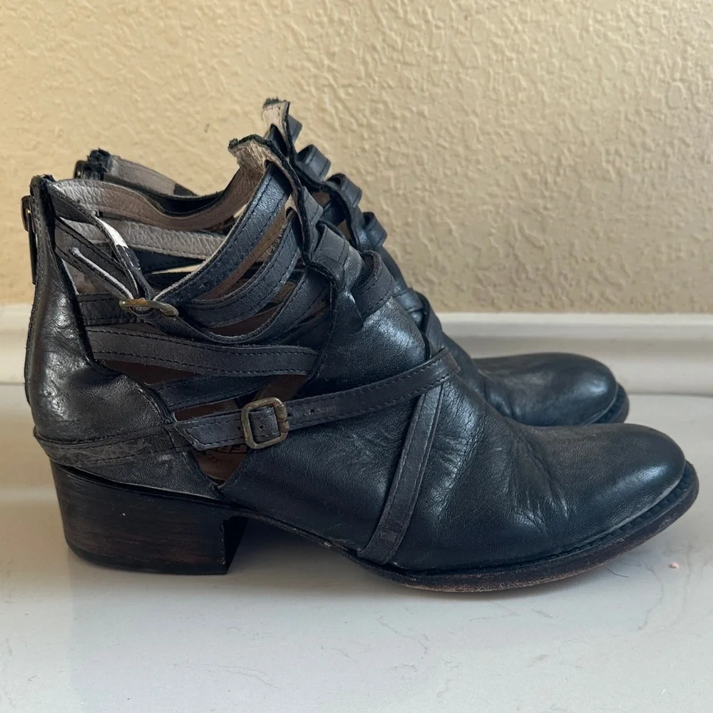 Freebird by Steven Black Heeled Boots - Picture 3 of 8